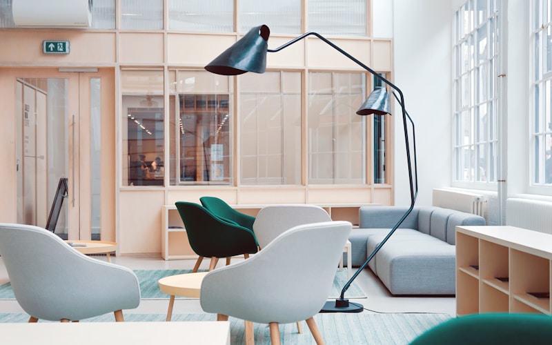 Pessoa em reflexão e meditação